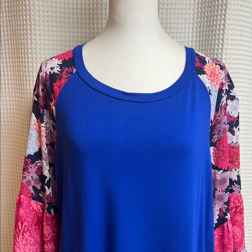 The Pioneer Woman Blue Top with Floral Sleeves